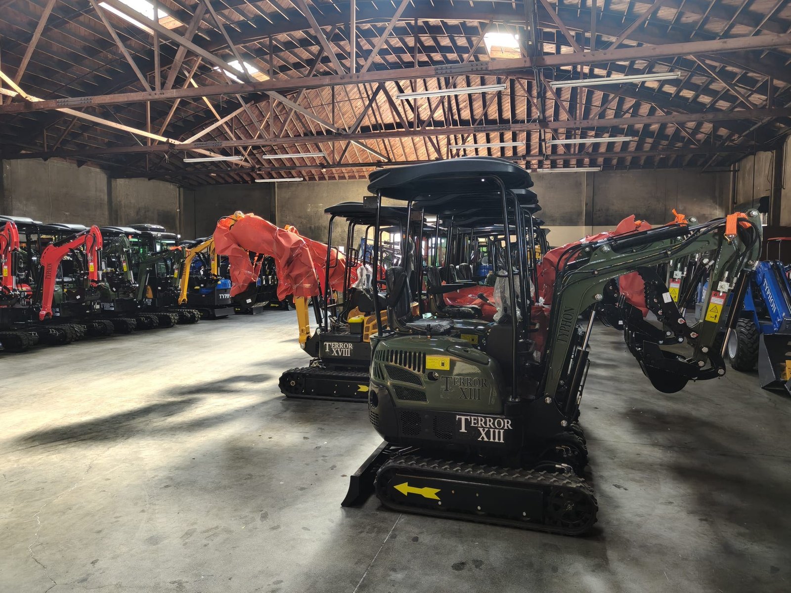TYPHON WEREHOUSE 17 - Machinery.directory